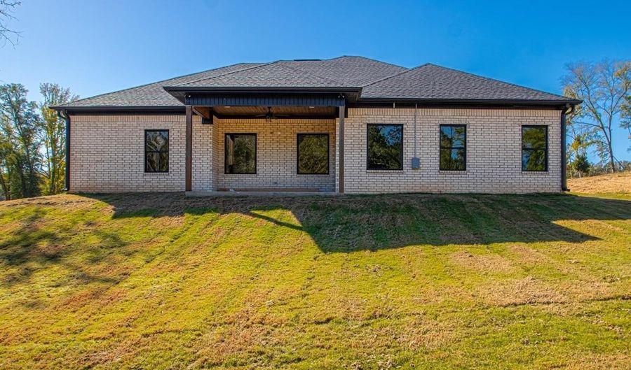 1000 Duke Dr, Bauxite, AR 72011 - 4 Beds, 3 Bath