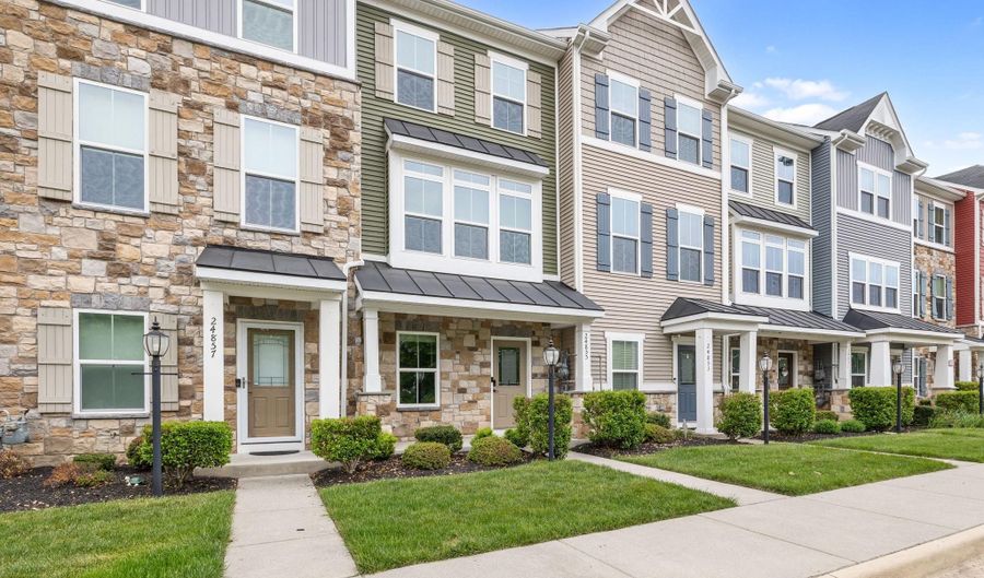 24855 COATS Sq, Aldie, VA 20105 - 2 Beds, 4 Bath