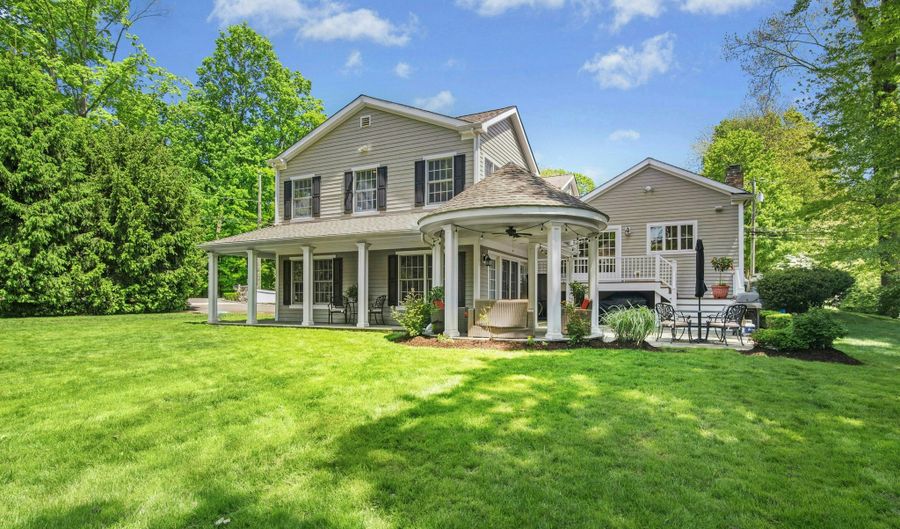 2 Knollwood Ln, Darien, CT 06820 - 4 Beds, 4 Bath