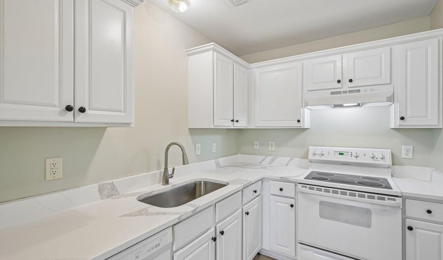 278 S Raleigh St, Angier, NC 27501 - 2 Beds, 3 Bath