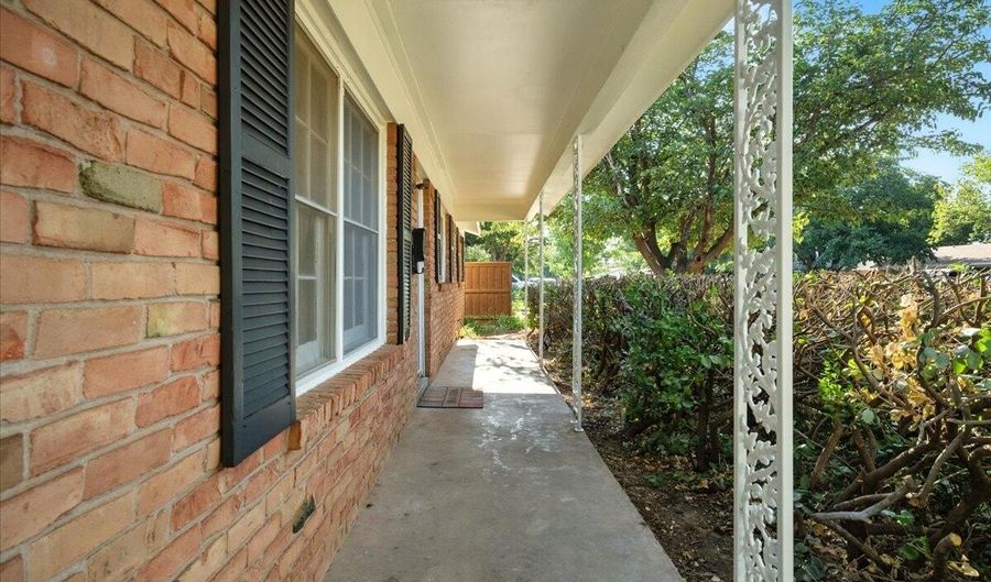 5440 47th St, Lubbock, TX 79414 - 3 Beds, 2 Bath