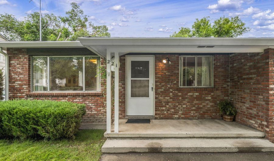 221 S Iris St, Carson City, NV 89703 - 3 Beds, 2 Bath