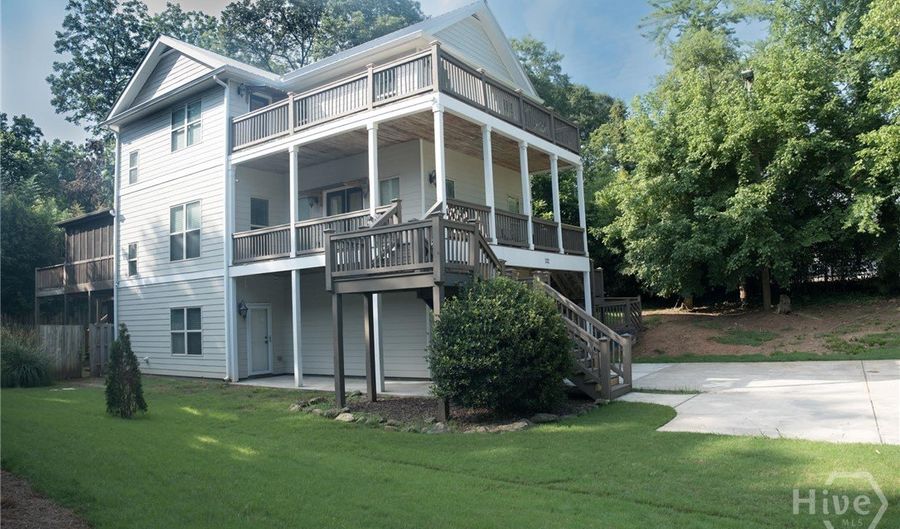 132 N Poplar St, Athens, GA 30606 - 4 Beds, 4 Bath