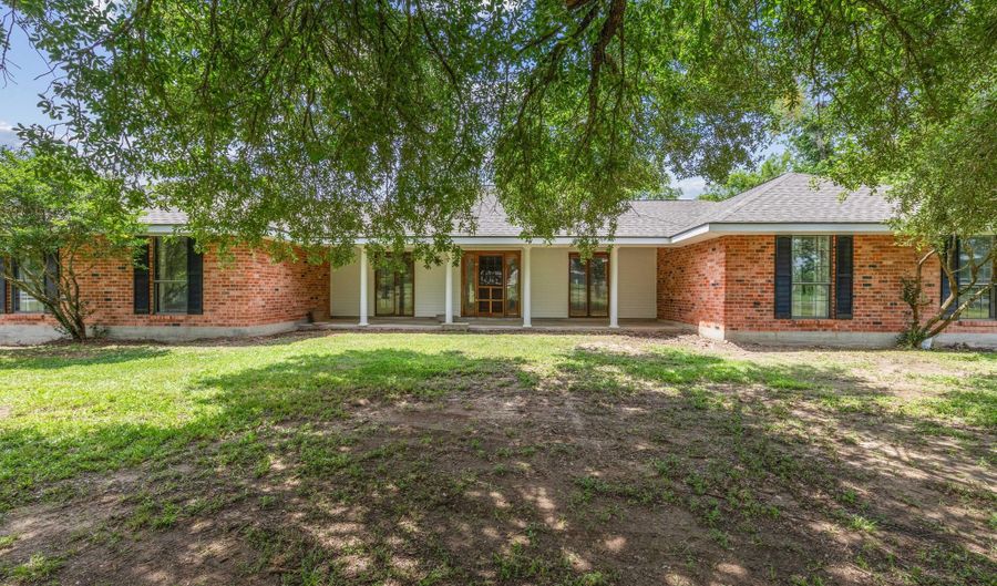 664 Don Guilbeau Rd, Arnaudville, LA 70512 - 4 Beds, 3 Bath