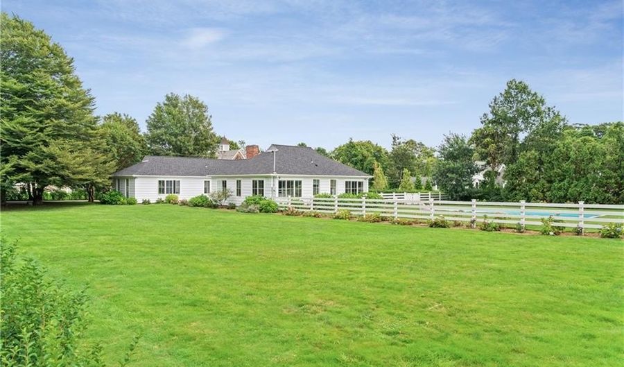 124 Harrison Ave, Newport, RI 02840 - 4 Beds, 4 Bath