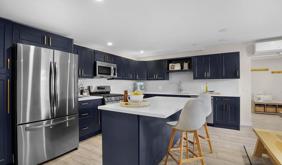 6784 Alamo Way, La Mesa, CA 91942 - 5 Beds, 3 Bath