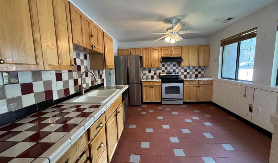 1512 WINTERBERRY Dr, Arnold, MD 21012 - 3 Beds, 2 Bath