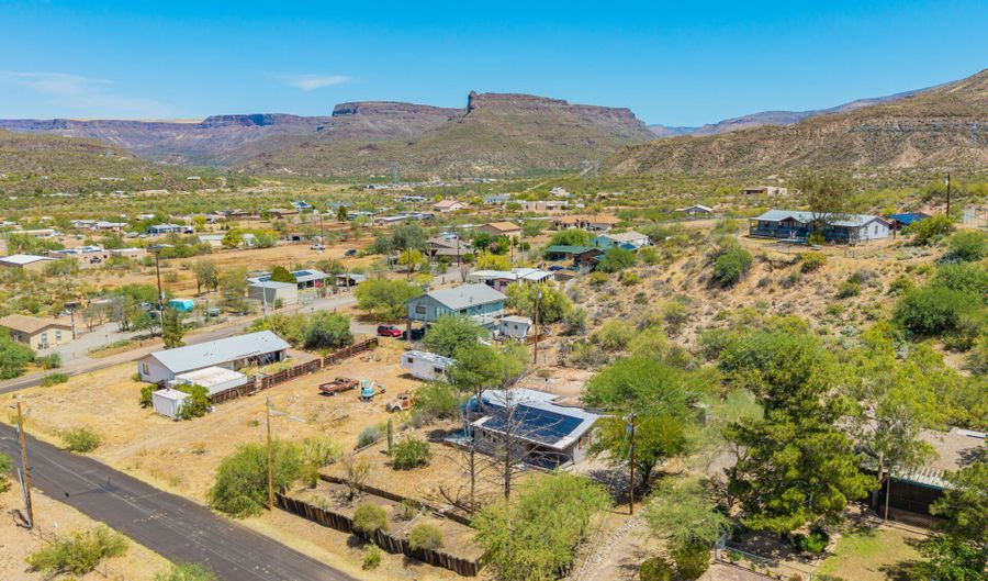 33541 S MOUNTAIN VIEW Rd, Black Canyon City, AZ 85324 - 2 Beds, 2 Bath