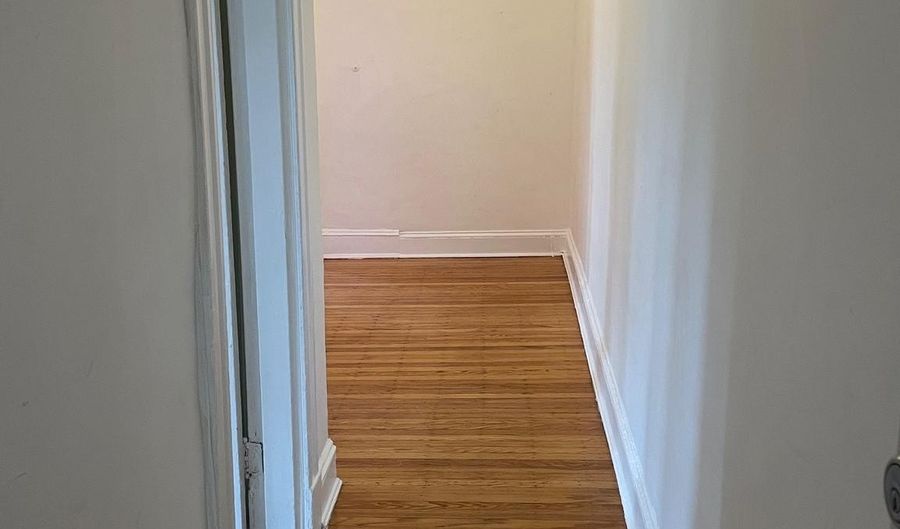 2735 N CHARLES St 3RD FLR, Baltimore, MD 21218 - 1 Beds, 1 Bath