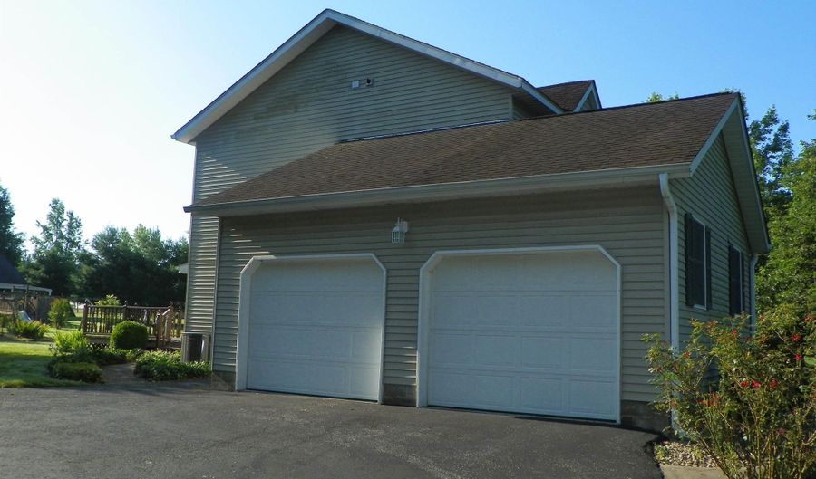 2818 Dixie Hwy, Bedford, IN 47421 - 3 Beds, 3 Bath