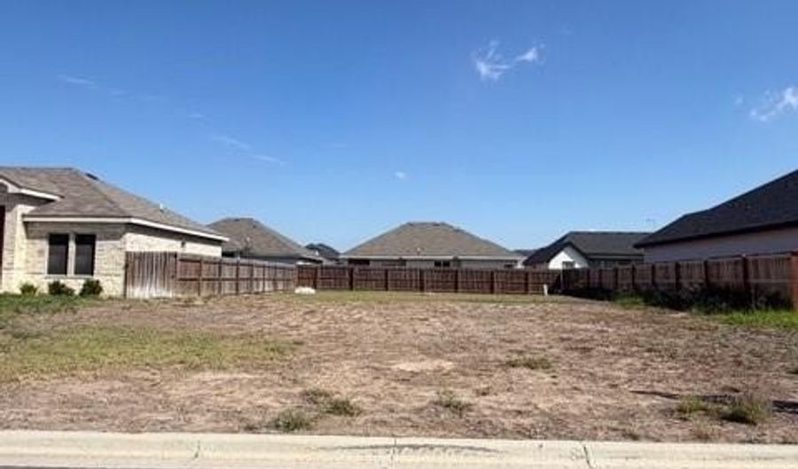 3301 E Kennedy Ave, Alton, TX 78573 - 0 Beds, 0 Bath