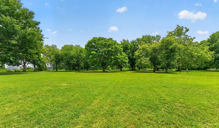 6010 BANGOR Dr, Alexandria, VA 22303 - 3 Beds, 1 Bath