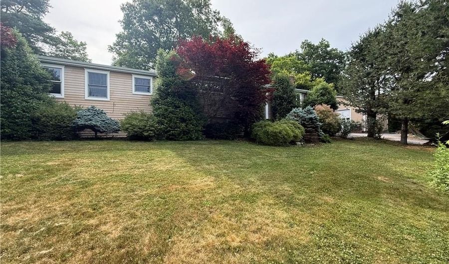1 Edgewood Ave, Hopkinton, RI 02804 - 3 Beds, 4 Bath