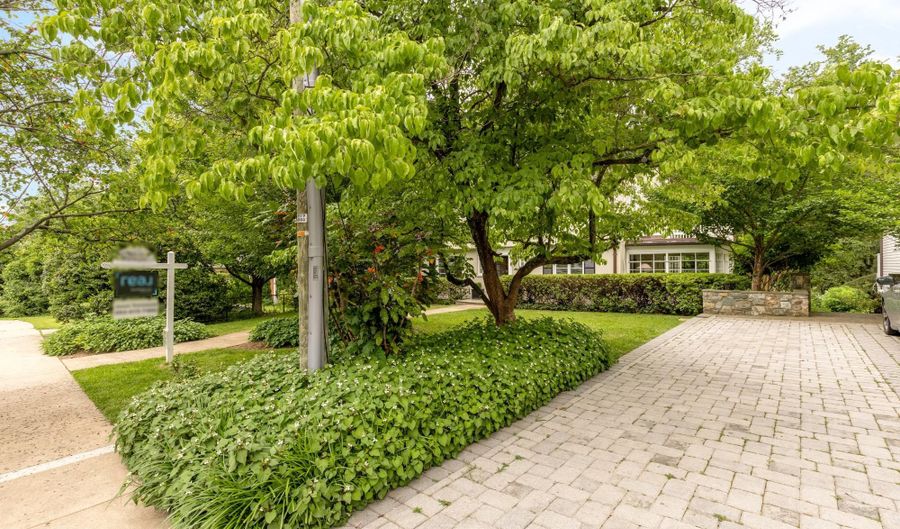 4320 LORCOM Ln, Arlington, VA 22207 - 4 Beds, 4 Bath