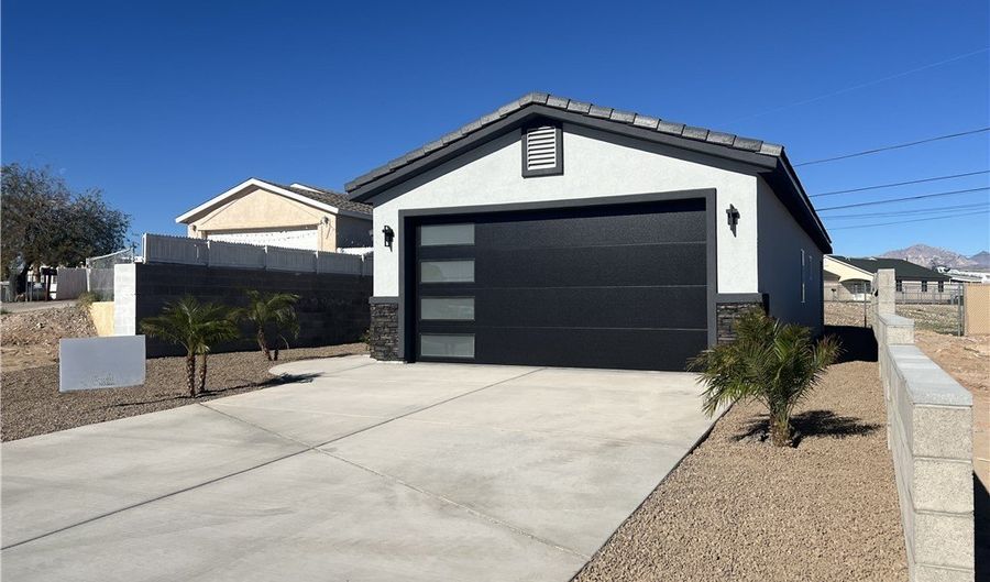 949 Harbor Dr, Bullhead City, AZ 86442 - 3 Beds, 2 Bath