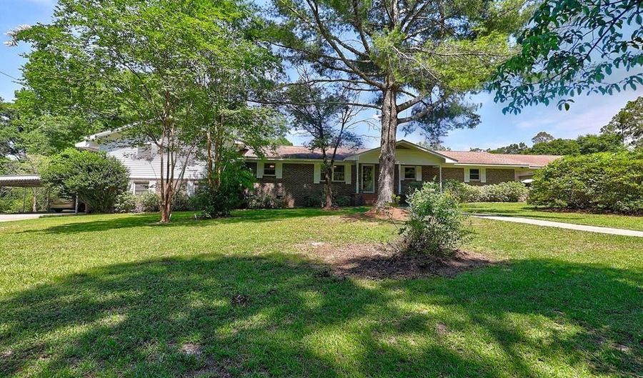 202 Christopher Dr, Abbeville, AL 36310 - 6 Beds, 4 Bath