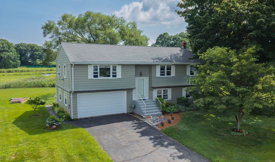 16 Driscoll Rd, Branford, CT 06405 - 4 Beds, 2 Bath