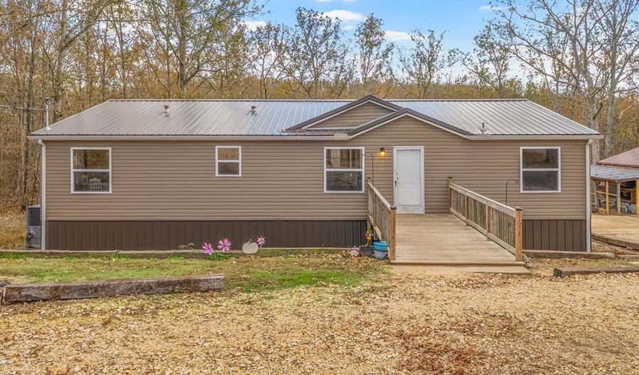 197 Old Homestead Rd, Big Sandy, TN 38221 - 3 Beds, 2 Bath