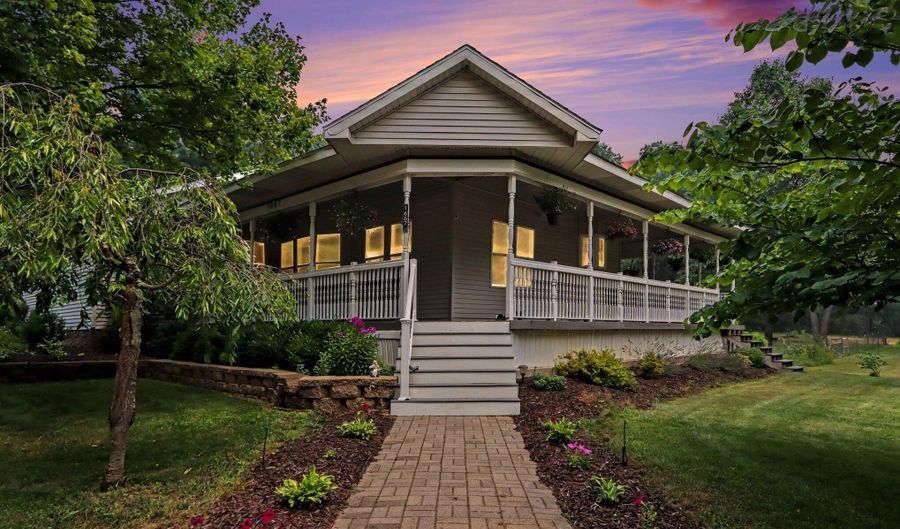 1667 Oakwood Trl, Allegan, MI 49010 - 3 Beds, 3 Bath