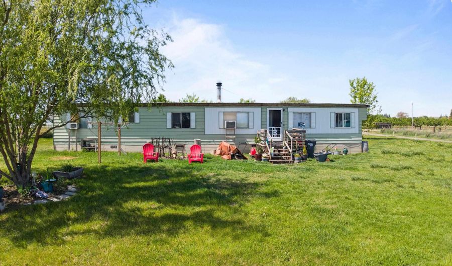 54007 N Frazier Rd, Benton City, WA 99320 - 2 Beds, 2 Bath