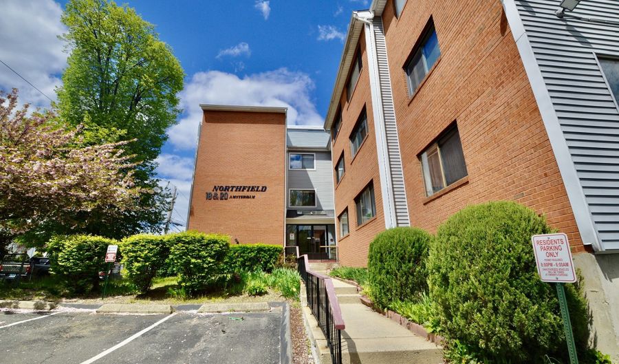 18 Amsterdam Ave 3A, Bridgeport, CT 06606 - 2 Beds, 2 Bath