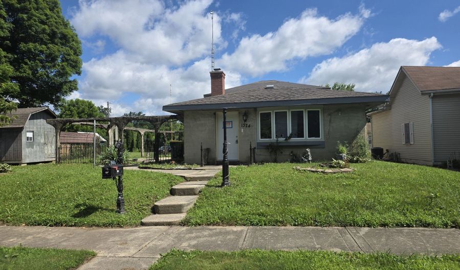 1324 W 1st St, Anderson, IN 46016 - 4 Beds, 1 Bath