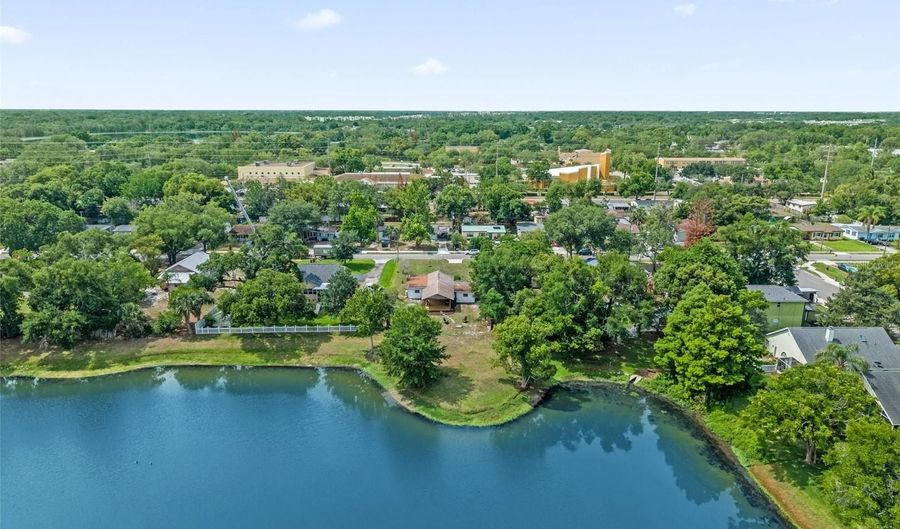 809 GRANDVIEW Ave, Altamonte Springs, FL 32701 - 2 Beds, 1 Bath