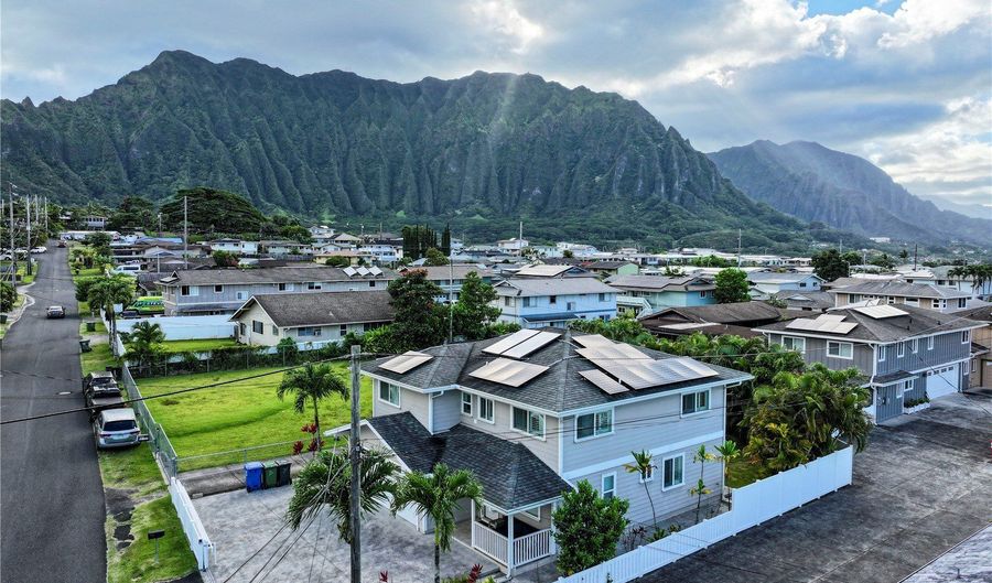 45-521 Halekou Rd B, Kaneohe, HI 96744 - 4 Beds, 3 Bath