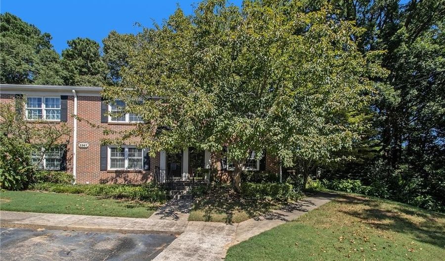 2367 Henderson Mill Rd NE 8, Atlanta, GA 30345 - 2 Beds, 3 Bath