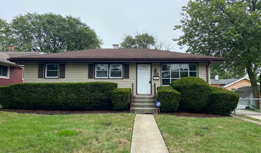 18515 OAKWOOD Ave, Lansing, IL 60438 - 4 Beds, 1 Bath