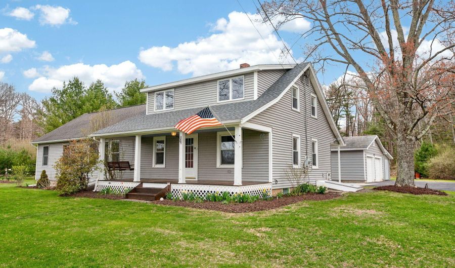 60 Airport Rd, Accord, NY 12404 - 4 Beds, 3 Bath