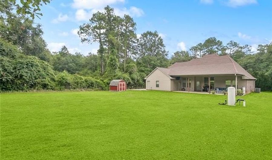 73533 FAIRWAY Dr, Abita Springs, LA 70420 - 3 Beds, 2 Bath