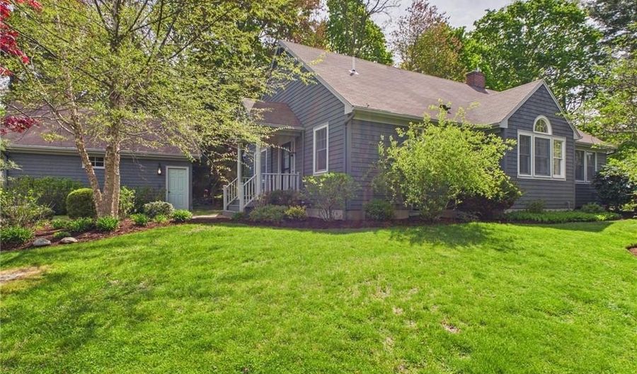 30 Forest Rd W, Bristol, RI 02809 - 2 Beds, 2 Bath