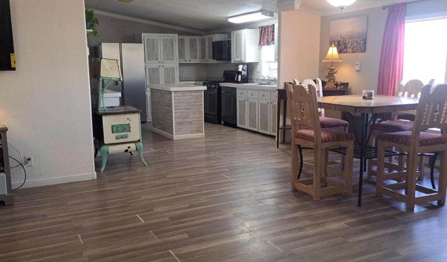 1205 10th St NW, Albuquerque, NM 87124 - 4 Beds, 2 Bath