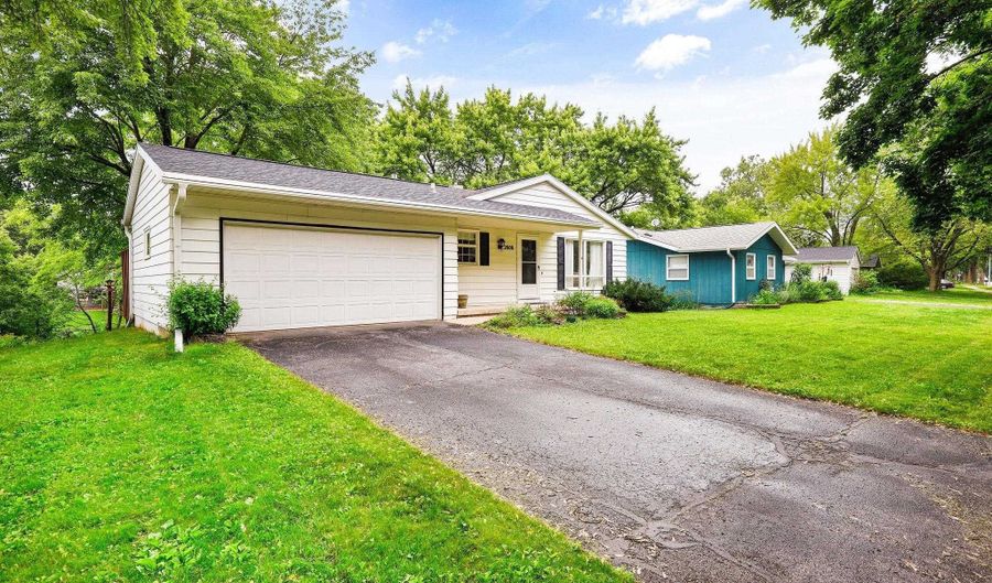 2606 McKenna Blvd, Madison, WI 53711 - 3 Beds, 3 Bath