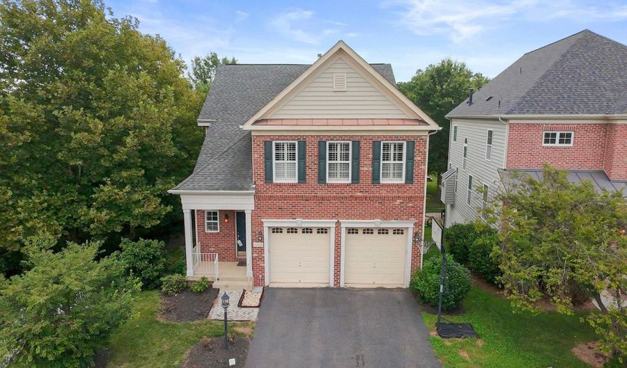 43032 LA RIVA Dr, Ashburn, VA 20148 - 4 Beds, 4 Bath
