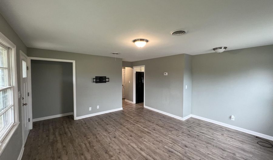 12055 Lawngate Rd L, Athens, AL 35611 - 3 Beds, 2 Bath