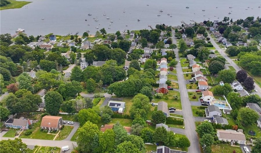 7 Broadview Ave, Bristol, RI 02809 - 3 Beds, 3 Bath