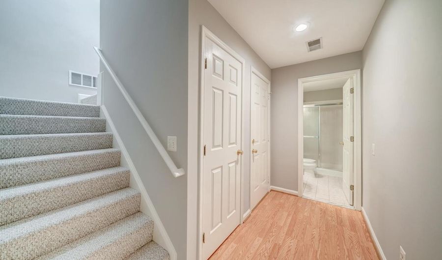 6138 MANCHESTER PARK Cir, Alexandria, VA 22310 - 3 Beds, 4 Bath