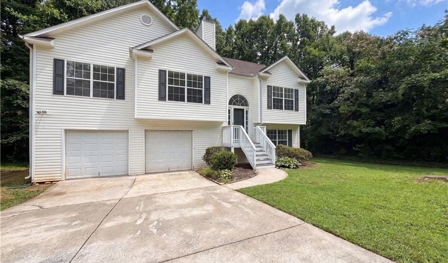 6949 Fairway Trl, Austell, GA 30168 - 3 Beds, 2 Bath