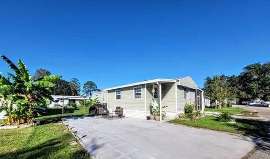 121 Pickering Dr, Kissimmee, FL 34746 - 3 Beds, 3 Bath