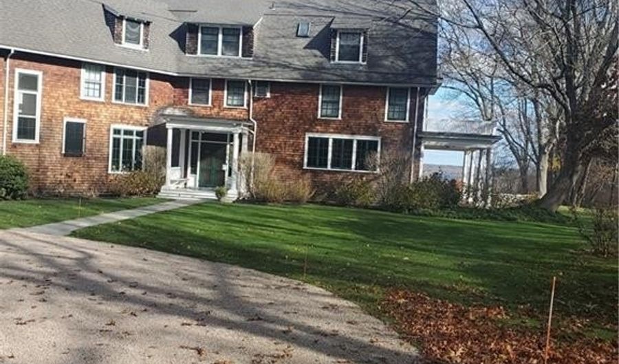 Boston Neck Road, North Kingstown, RI 02874 - 2 Beds, 1 Bath