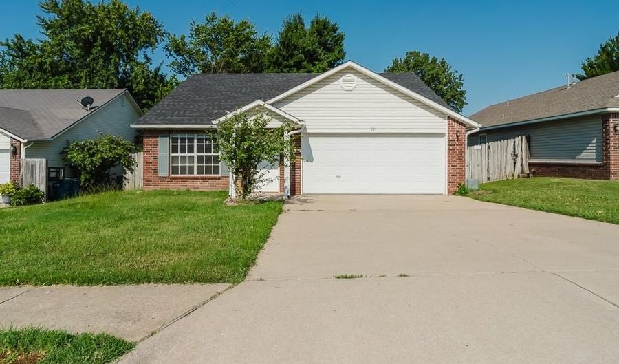904 Krug Rd, Bentonville, AR 72712 - 3 Beds, 2 Bath