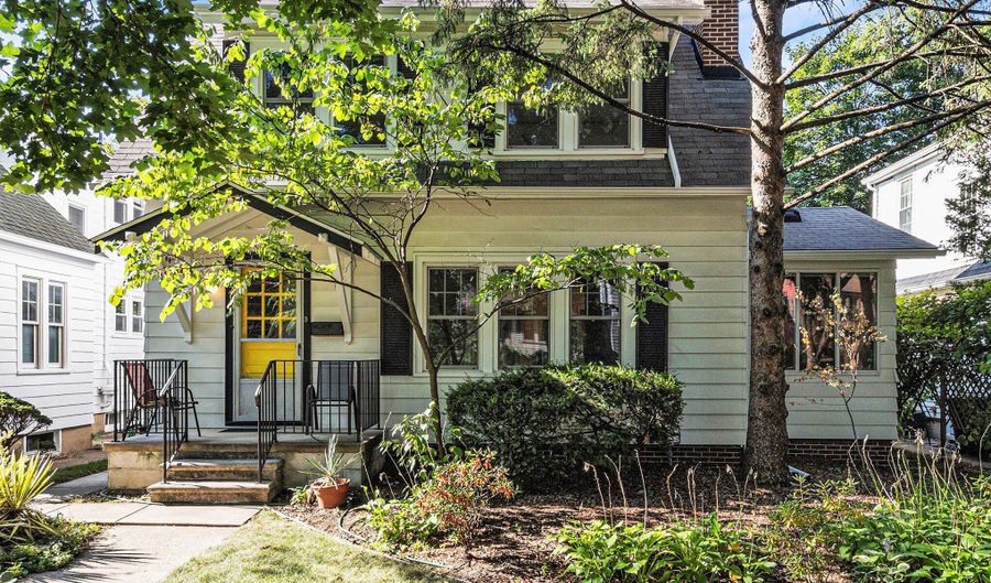 1210 Henry St, Ann Arbor, MI 48104 - 4 Beds, 4 Bath