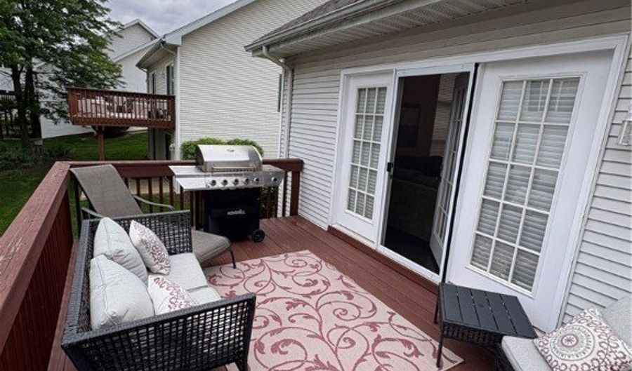 704 Elmwood Pt, Aurora, OH 44202 - 3 Beds, 3 Bath