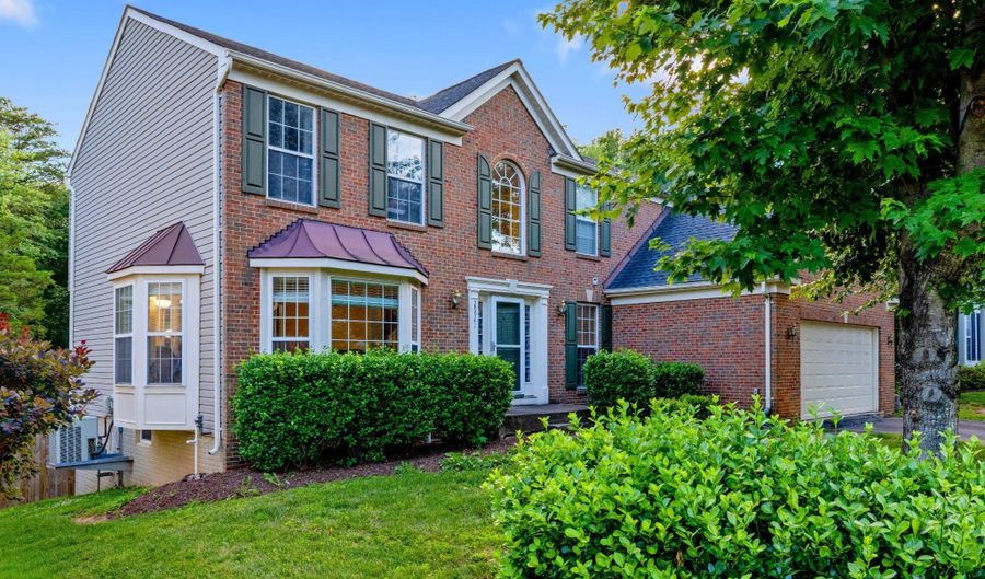 20941 LOHENGRIN Ct, Ashburn, VA 20147 - 4 Beds, 3 Bath