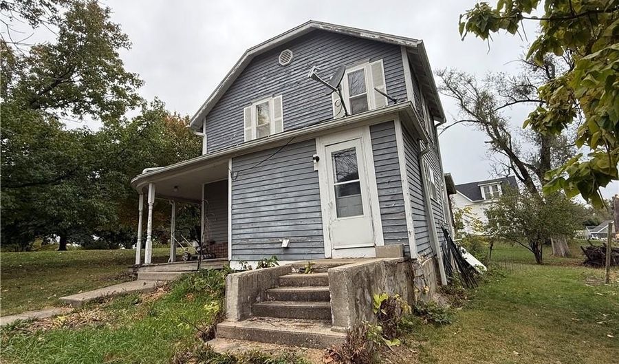 701 N Hundley St, Albany, MO 64402 - 4 Beds, 2 Bath