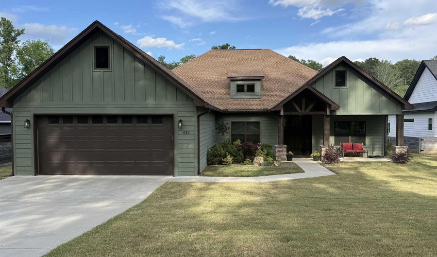 632 Hiram Dr, Bauxite, AR 72011 - 4 Beds, 3 Bath