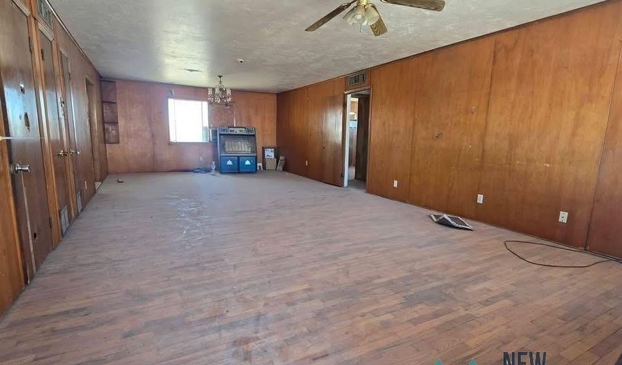 1707 Jewel St, Carlsbad, NM 88220 - 3 Beds, 2 Bath