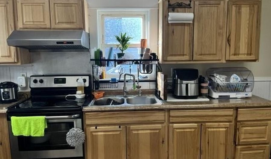 26 Cook St, Auburn, ME 04210 - 3 Beds, 1 Bath
